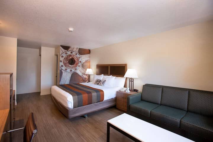 Room 8 of 22