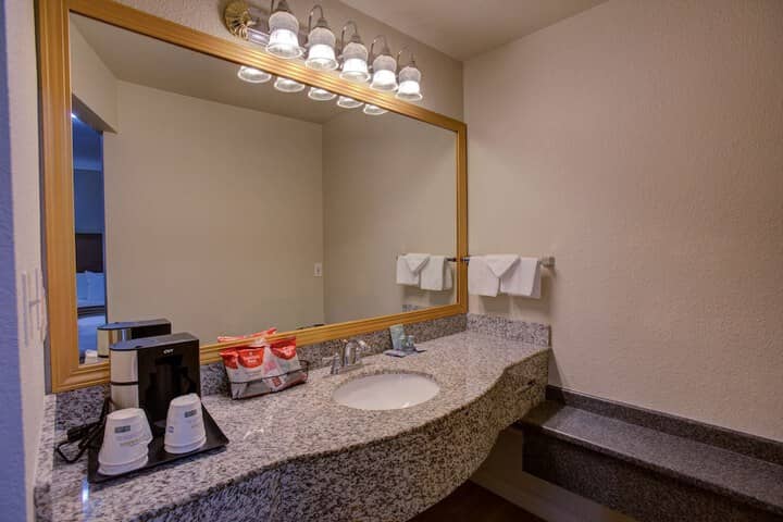Room 11 of 22