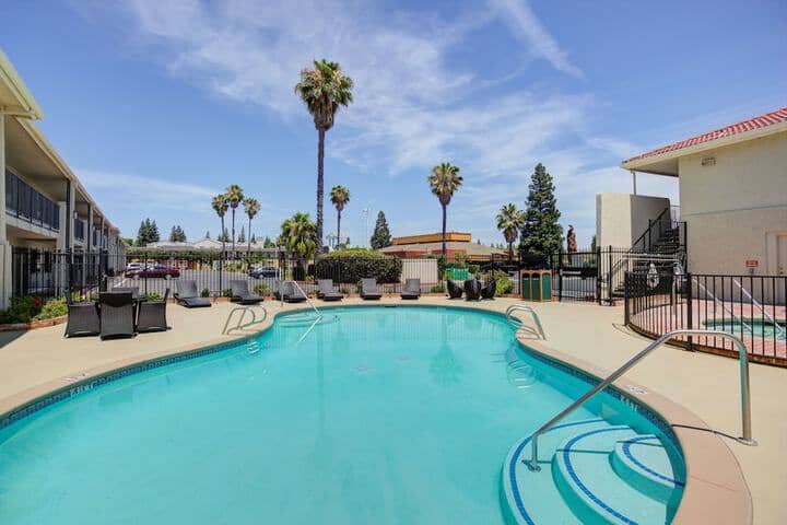 Pool 15 of 22